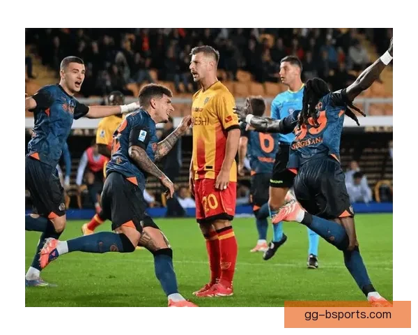 多塞纳高价加盟科莫防线助力球队实力提升引发关注