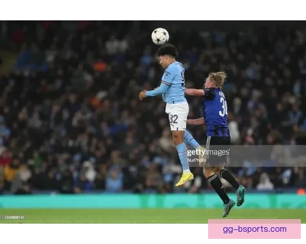 曼城官宣与刘易斯续约至2028年 多位置全能表现获高度认可成为未来核心力量