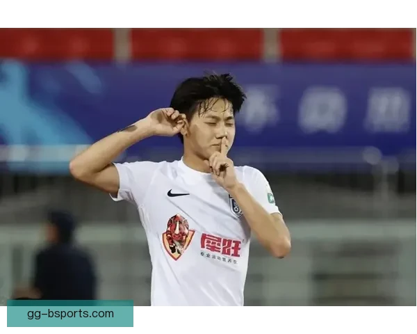 18岁毛伟杰中甲闪耀大连英博横空出世入选国青点燃中国足球希望 18岁毛伟杰中甲闪耀大连英博横空出世入选国青点燃中国足球希望